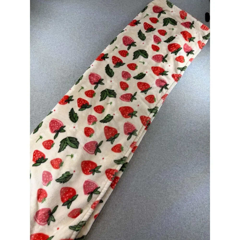 Strawberry Print Plush Throw Blanket 50x60 Soft Fleece White Pink Red